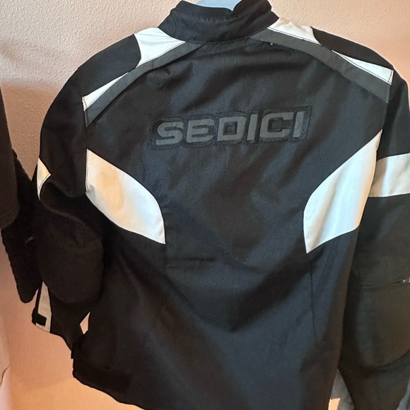 size M
SEDICI #16 MOTORCYCLE JACKET w/ ZIP OUT LINER BLACK - Picture 2 of 8